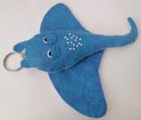 stingray-felt-keyring-blue-tropical-wave-wool-felt-stingray-keychain-handmade-se