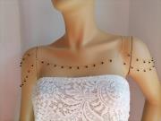 black-beads-shoulders-gold-plated-chain-necklace-for-women-event-delicate-shou